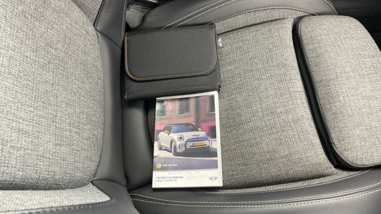 MINI Hatchback 135kW Cooper S Level 2 33kWh 3dr Auto Electric Hatchback